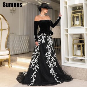 Sumnus Black A-Line Velour Prom Dresses Elegant Off Shoulder Evening Dress Floor Length Backless Applique Formal Gown Customized