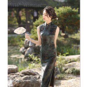 Retro National Style Middle-Aged  Elderly Women’s Long Sleeveless Cheongsam Qi Pao    Improved Chinese