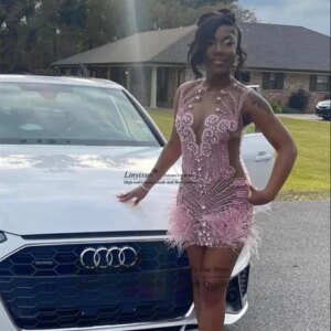 Sexy Pink O Neck Short Prom Dresses For Black Girls Beaded Crystals 2024 Birthday Luxury Dress Feathers Mini Cocktail Dress