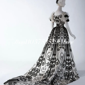Vintage Black and White Ball Gowns Medieval Evening Gowns Puffy Victorian Embroidered Lace Applique Custom فساتين حفلة موسيقية
