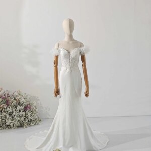 Off-Shoulder V-Neck Applique Decoration sexy wedding dress Heavy beaded lace wedding dress Women’s mermaid bride wedding dress