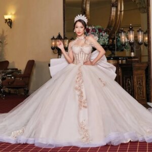 Customized champagne color Off Shoulder Quinceanera Dress crystal applique beads Lace Tull Bow vestidos de 15 Quinceanera 