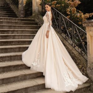 Gorgeous Sweetheart Neck Appliques Full Sleeves Illusion Wedding Dresses For Women 2025 Court Train Bride Gown vestidos de novia