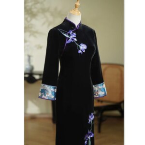 Velvet Embroidered Long 3/4 Sleeves Cheongsam Qi Pao Winter New Retro National Style Chinese Fashion Stitching