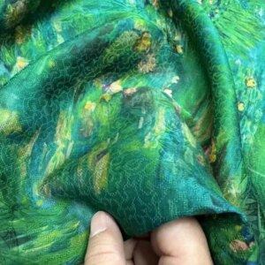 Real Silk Fabric Red Cloud Yarn Gambiered Guangdong Silk Cheongsam Dress Fabric
