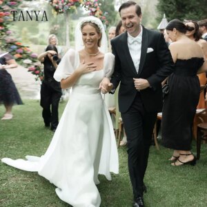 Square Collar Organza Satin Wedding Dresses For Women Puffy Short Sleeves A Line Bridal Party Dress Elegant Backless Bridal Gown