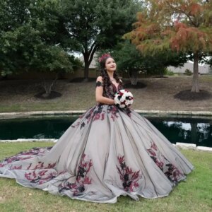 Customized Black Tull Off Shoulder Quinceanera Dress Sequin applique Outer layer gauze vestidos de 15 Quinceanera