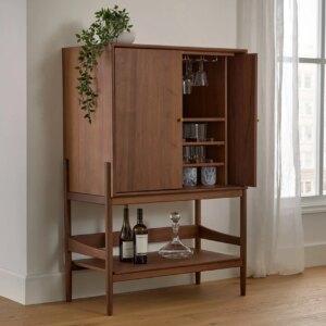 100% Premium Modern Design Solid Oak Wood Bar Cabinet with Open Close Storage Shelves for Home Bars Restaurants Hotels Furniture