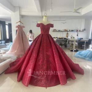 Customized vestidos de 15 quinceañeras Red Tulle Quinceanera Dress Lace Appliqued Sweet 16 Dress Vestidos De 15 Años Prom