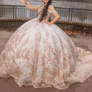 Champagne Shiny Off Shoulder Quinceanera Dresses Applique Lace Beads Tull Corset Party Birthday Sweet 16 Dress Vestidos 15 de