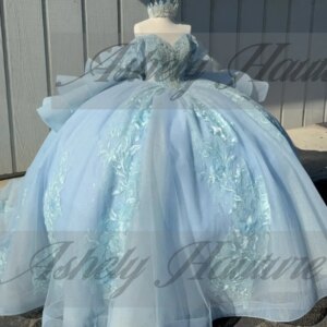 Customized Luxury Sky Blue Quinceanera Dresses Ball Gown Crystal Beading Bowknot Sweep Train Women Prom Birthday Party Dress 15