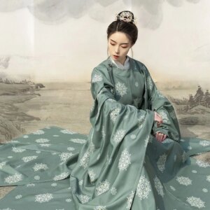 New Ancient Chinese Clothing Ming Wide Sleeve round Neck Gown Traditional Style Men’s and Women’s Same Daily Versatile