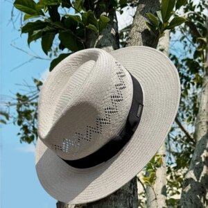 Summer  hand-woven hollow grass hat for men and women with large eaves
