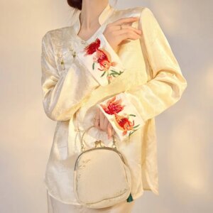 Heavy industry style new Chinese button-down fashion design touching silk embroidery shirt