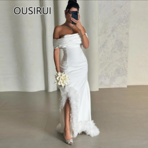 Saudi Arab Formal Boat Collar Satin Evening Party Dress Sheath Backless Side Split Court Evening Gown with Feathers Custom Made