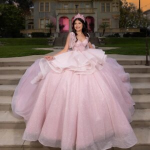 Pink Shiny Princess Quinceanera Dresses Off Shoulder Beading Crystal Tiered Tull Sweet 16 Dress Ball Gown Vestidos 15 De Anos