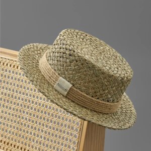 Summer new flat grass hat for men and women sunshade sunscreen along the travel holiday fashion big around middle-aged elderly