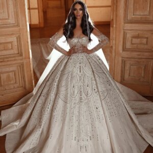 Exquisite Crystal Tassel Bridal Gown 2025 Charming Applique Wedding Dress Romantic Long Sleeve Floor-Length Gown Customized