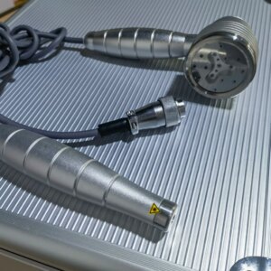 Laser Therapy Device Handheld Physiotherapy Equipment 650nm 808nm For Back And Knee Pain Relief