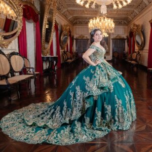 Luxury Emerald Green Quinceanera Dress Off The Shoulder Sequins Gold Lace Appliques Pearls Tull Sweet 16 Dress Vestidos De 15