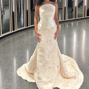Customized Exquisite Pleat Strapless Floor Length A-Line Vestidos De Fiesta Satin Sleeveless Court Train Vestidos Par
