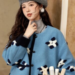 MISHOW Xiaoxiangfeng Blue Cardigan Women 2025 Autumn Winter New Sweet Embroidered Flowers Thick Woolen Coat Female MXD112W0754