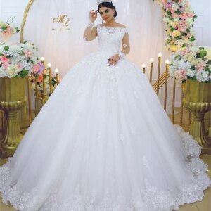 Vintage White Lace Wedding Dresses Princess Ball Gown Bateau Neck Long Sleeves Women Formal Bridal Gowns Plus Size Marriage