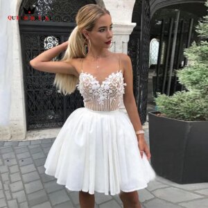 White Spaghetti Strap Prom Dress Chiffon Lace Cocktail Dresses Modern Illusion V-Neck Mini Homecoming Gowns Abendkleider LP15