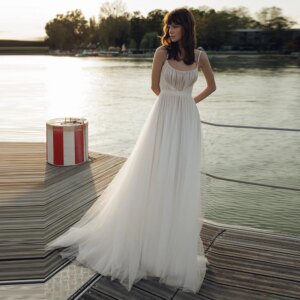 Spaghetti Straps Scoop Neckline Wedding Dress Boho Beach Tulle Bridal Gown Sleeveless A Line Sweep Train Bridal Gown TSWD700
