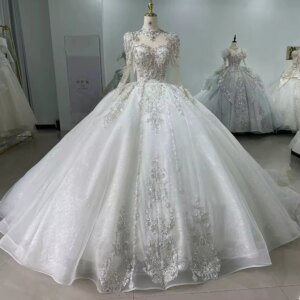 White Wedding Dress Long Sleeve Sweetheart Wedding Dress Button Back Ball Gown Sequined Beading Embroidery Bridal Dress