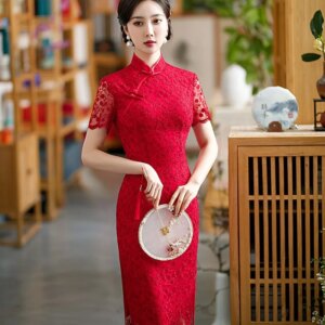 Ladies red cheongsam lace hollow-out craft short-sleeved stand-up collar evening dress