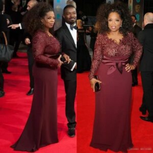 2024 Plus Size Mother Of The Bride Dresses Burgundy Lace Long Sleeves V Neck Sash Red Carpet Formal Wedding Party Gown Madrinha