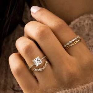 Custom Moissanite Gold Rings 18k 2 Carat Center 7*7mm Princess Cut Moissanite Jewelry For Women