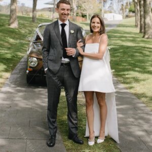 Square Collar Satin Wedding Dress With Bows A Line Spaghetti Straps Sleeveless Short Bridal Patry Dress Knee Length Bridal Gown