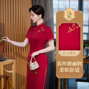 Women’s long slim-fit silk cheongsam runway banquet dress