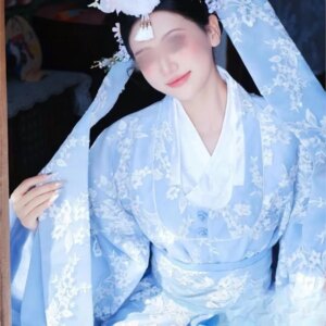 Traditional national wind travel shoot dress wedding family women’s