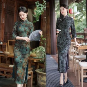 Old Shanghai Retro Ethnic Style Long 3/4 Sleeves Flocking Cheongsam Qi Pao Autumn New Improved Middle-Aged and Elderly