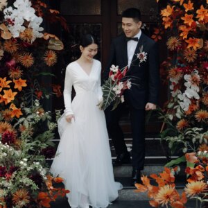 Customized Elegant Long Sleeve V Neck Winter Wedding Dress Tulle And Soft Satin Sweep Train Bridal Photoshoot Dress 웨딩드레스