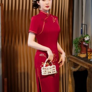 Women’s long slim-fit silk cheongsam runway banquet dress