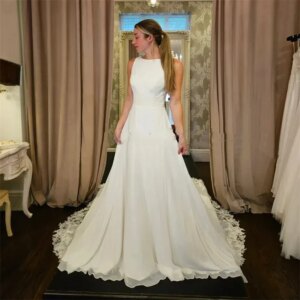 Customized Simple Elegant A-Line Boho Crewneck Wedding Dress Satin Lace Applique Beach Sleeveless Bridal Dress Vestio De Novias