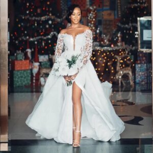 Customized Fashion African Long Sleeve Wedding Dress V-Neck High Split Detachable Train Applique Beads Plus Size Bridal Dress
