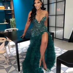 2025 Aso Ebi Party Dress Hunter Green Slit Prom Dresses Evening Gowns With Sheer Neck Major Beads Tiered Bottom Luxury Mermaid