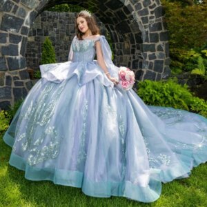 Light Green Shiny Quinceanera Dresses Off Shoulder Ball Gown Sweet 16 Dress Applique Lace Beading Crystal Tull Birthday Party