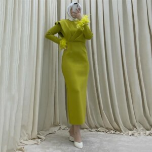 Customized Straight Ankle-Length Prom Gown Long Sleeve Feathers Solid Color Formal Party Dress Round Neck Sauid Evening Dresses