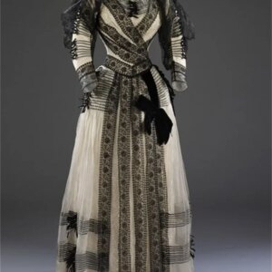 1890s Victorian Edwardian Duchess Bustle Lady Walking Dress Renaissance Gothic Women’s Ball Gown