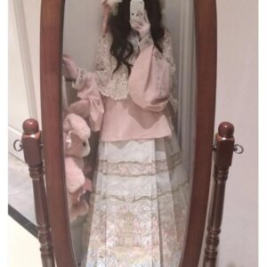A set of Hanfu women’s pipa sleeves and collared upper dress