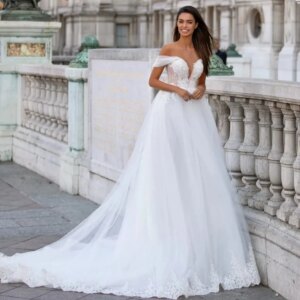 Beautiful Dress Sheer O-Neck Wedding Dress Lace Floral Appliques Floor-Length Sweep Train A-Line Bridal Gown Women Prom Dress