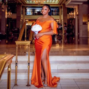 Long 2025 Wholesale Mermaid Bridesmaid Dresses Orange Sweetheart Side Split Shiny Satin Maids Of Honor Gowns Dropshipping