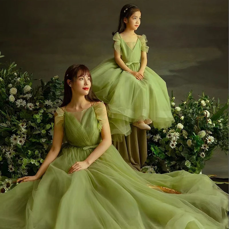 Girls' dress parent-child shooting 2025 photo studio shooting flower girl wedding tutu skirt small host children's dress