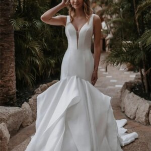 Sexy Deep V Neck Wedding Dress 2025 Simple Satin Bridal Gowns Classic Backless Sleeveless Evening Dress Vestidos De Novia